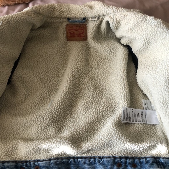 LEVIS Sherpa Lined Trucker Jean Jacket - Picture 4 of 11